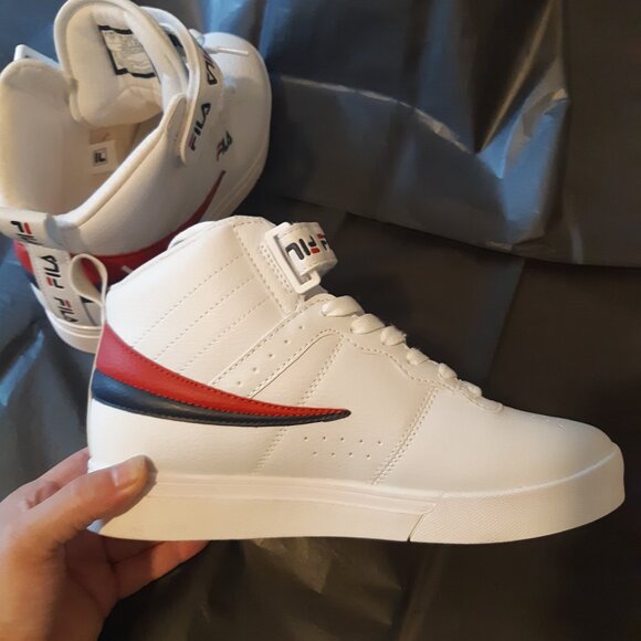 NWOT Fila sneakers - Picture 8 of 9